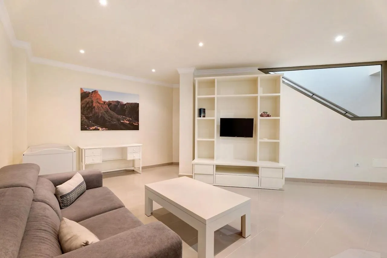 Magnifica Villa Happy Holidays Con Piscina En Los Gigantes Puerto de Santiago  Spain